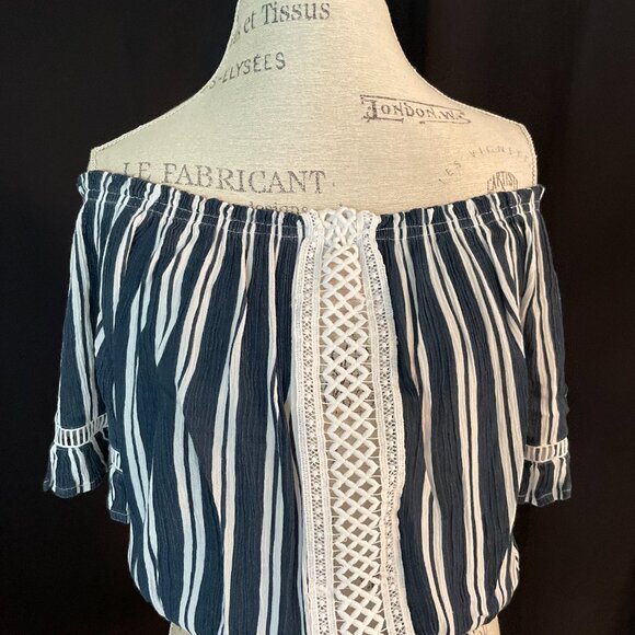 Ocean Drive Coquette Crop Top: Size M - Picture 3 of 13